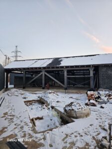 Навес-гараж из клееного бруса с готовой кровлей